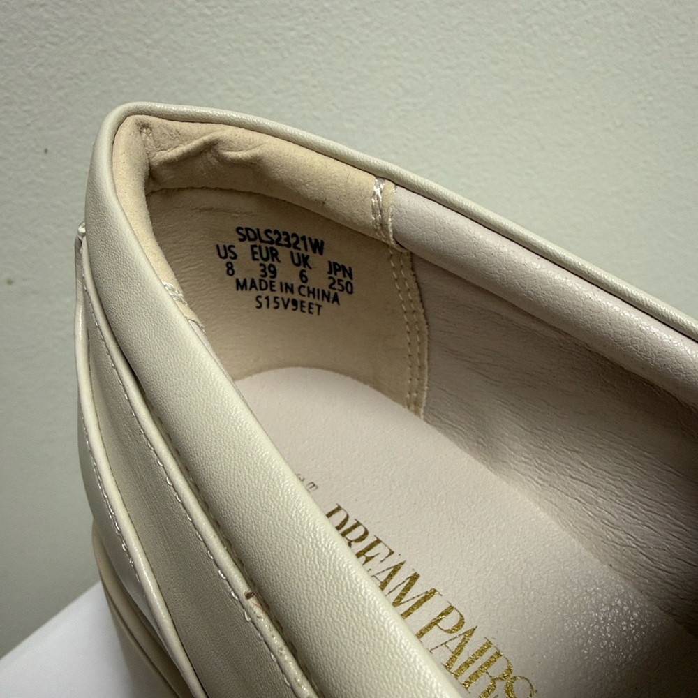 NWT Dream Pairs Chunky Heel Loafers Cream Ivory Gold Chain - Women’s Size 8 - Picture 5 of 6